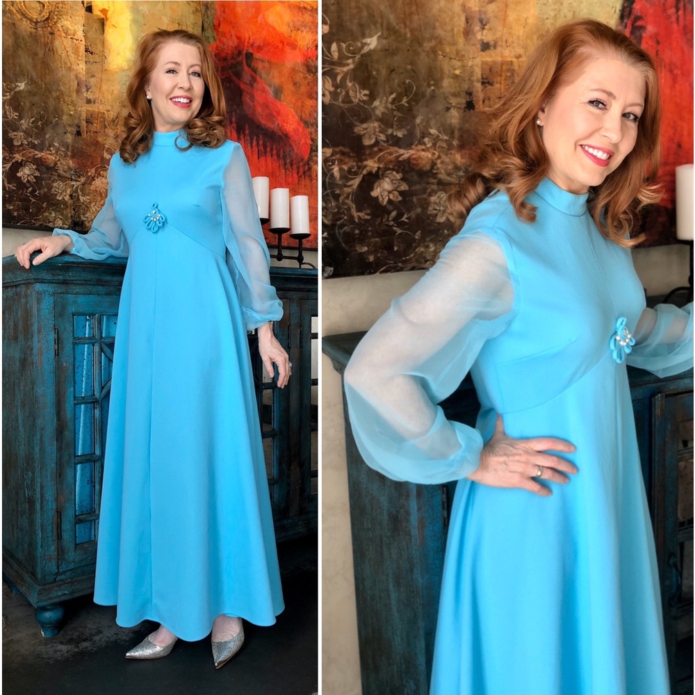 Retro full length gown with chiffon sleeves in pristine condition.